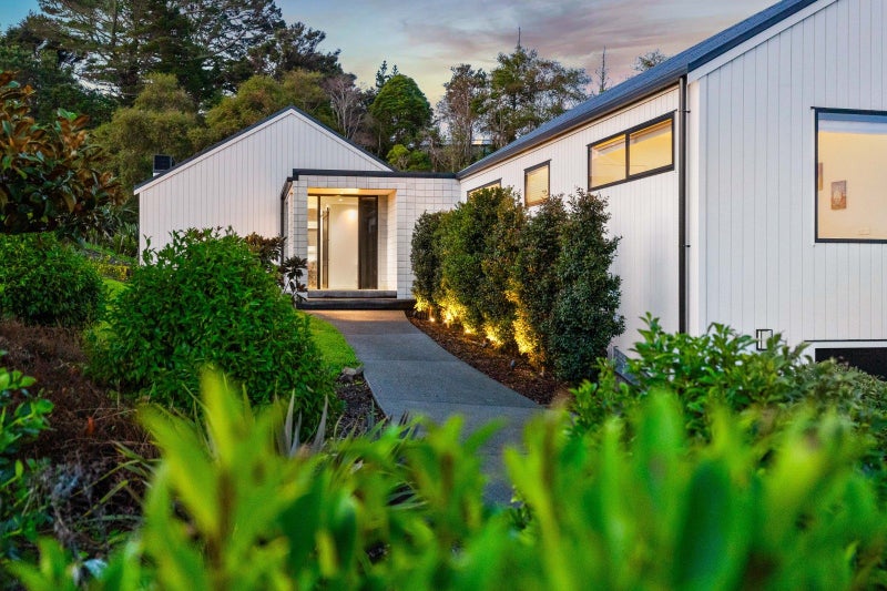 8 Collings Drive, Lucas Heights, Albany - Carousel 1