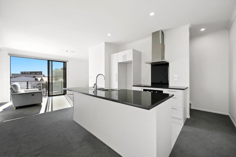 1/13 Vialou Street, Hamilton Central, Hamilton - Carousel 2