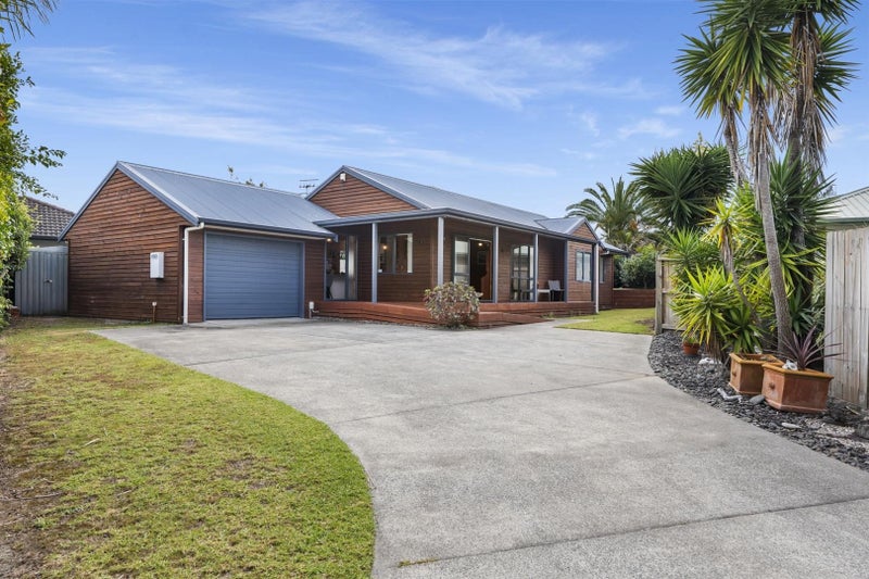 6 Thebes Grove, Papamoa Beach, Papamoa - Carousel 1