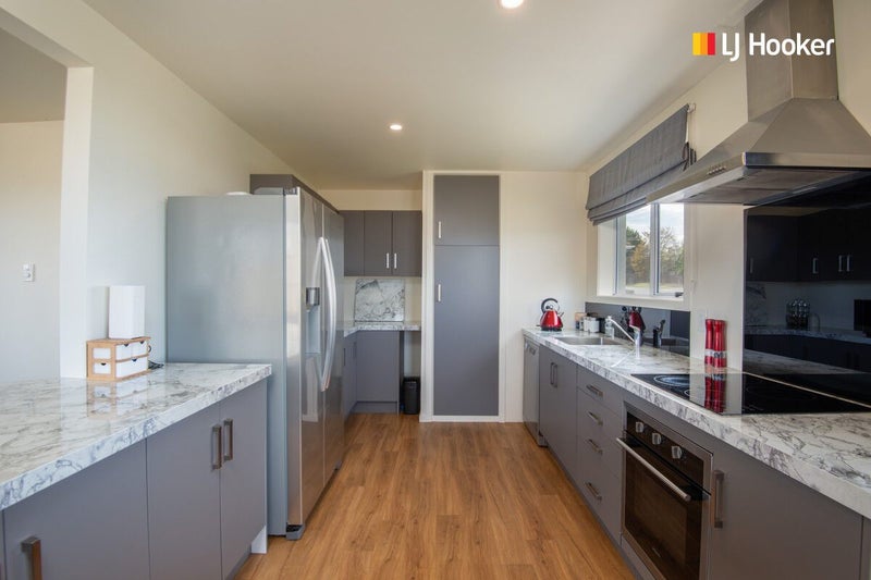 98 Riselaw Road, Calton Hill, Dunedin - Carousel 2