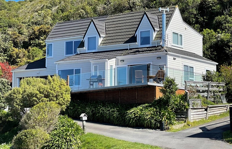 125 Maungaraki Road, Korokoro, Lower Hutt - Carousel 1