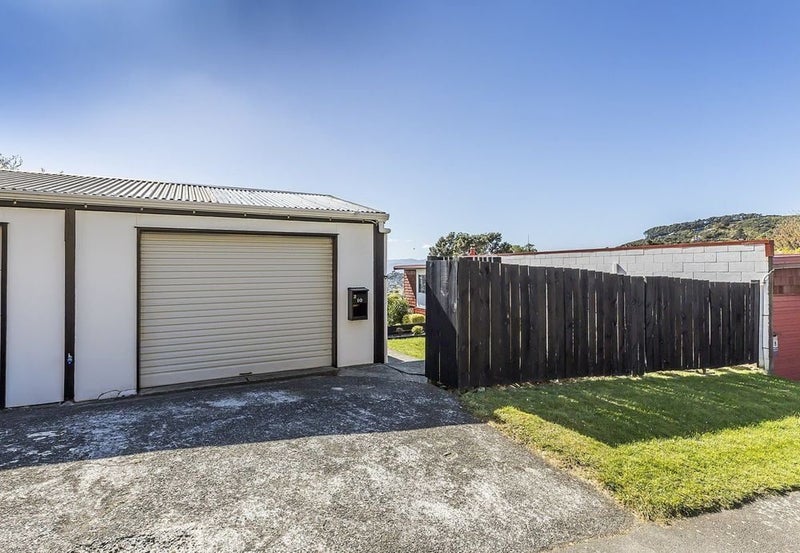 2/10 Downing Street, Crofton Downs, Wellington - Carousel 2