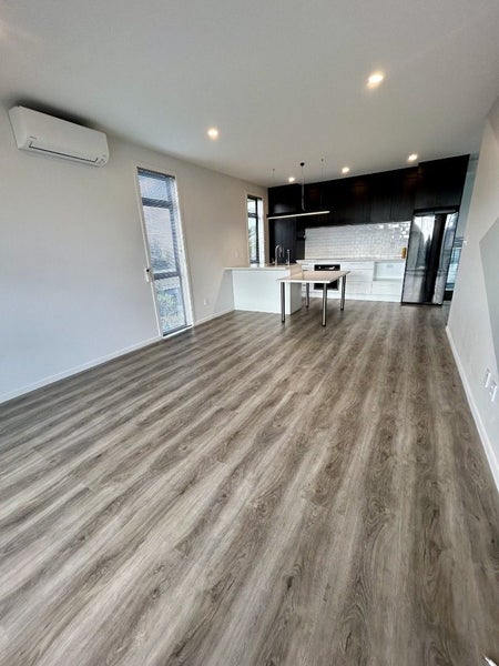 40D Reeves Road, Pakuranga, Auckland - Carousel 1