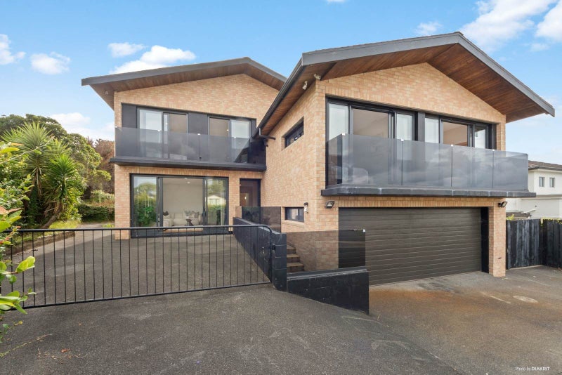 71 Rising Parade, Fairview Heights, Auckland - Carousel 19