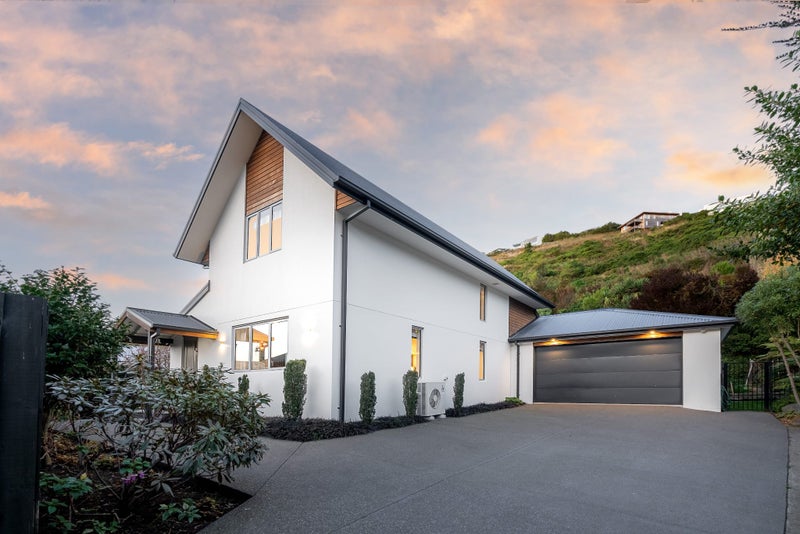 2/33 Basil Place, Mount Pleasant, Christchurch - Carousel 1
