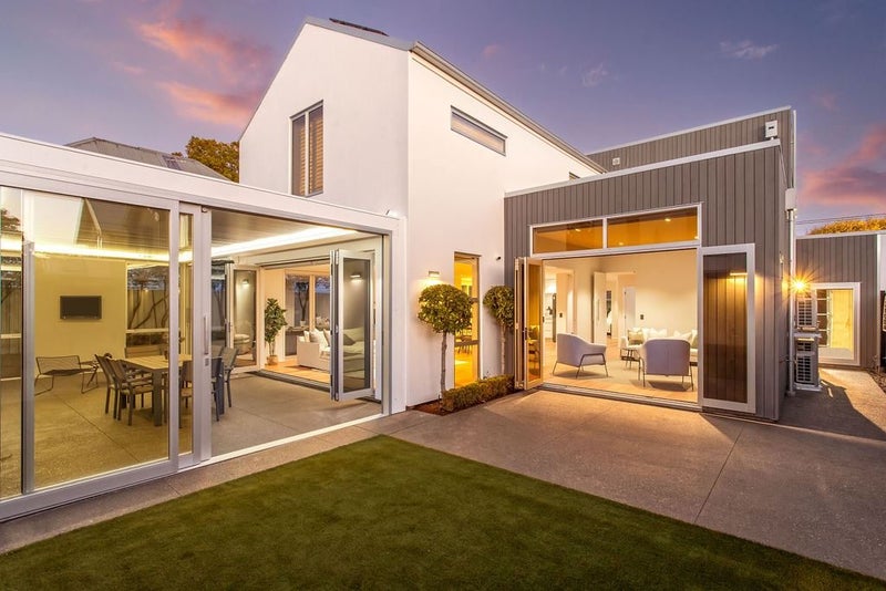 43 Hawkesbury Avenue, St Albans, Christchurch - Carousel 2