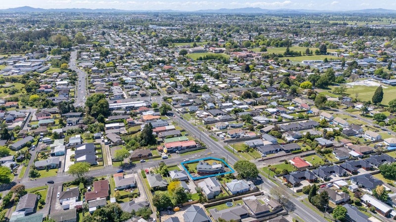 1121 Heaphy Terrace, Fairfield, Hamilton - Carousel 36