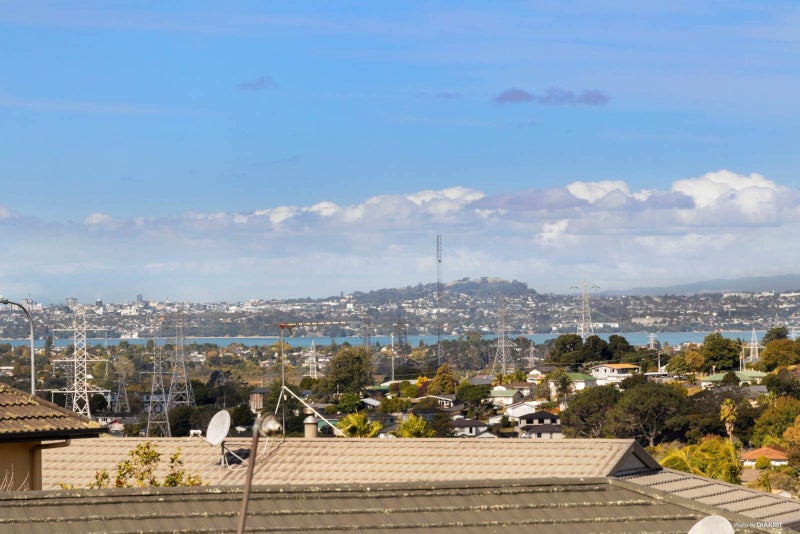 9 Frosses Place, Massey, Auckland - Carousel 2