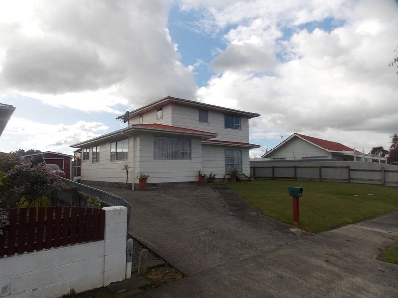 31 Hillcrest Drive, Kelvin Grove, Palmerston North - Carousel 1