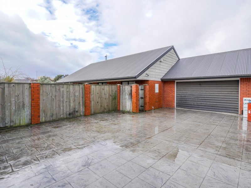 1/6 Gregory Avenue, Islington, Christchurch - Carousel 17