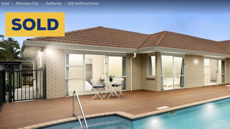 128 Golfland Drive, Golflands, Auckland - Carousel 1