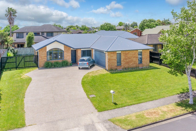 61 Saint James Drive, Huntington, Hamilton - Carousel 1