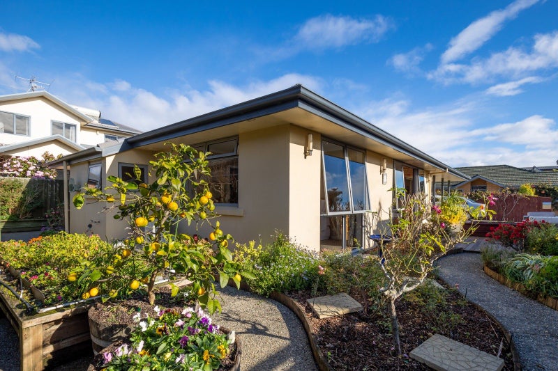 3 Cambria Gardens, The Wood, Nelson - Carousel 23
