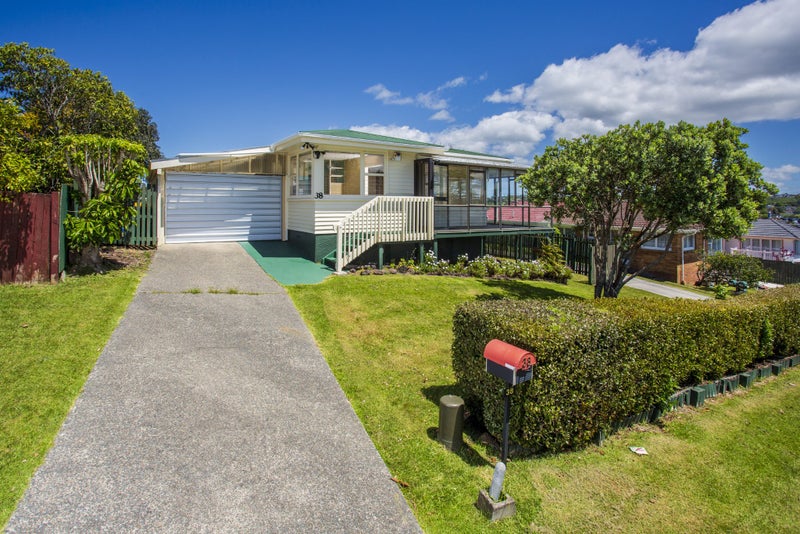 38 Blakeborough Drive, Forrest Hill, Auckland - Carousel 2