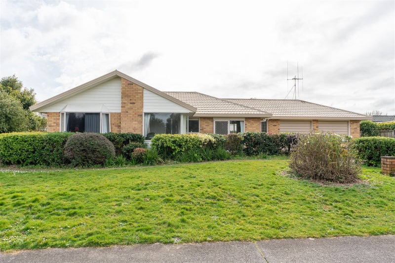 1 Commodore Avenue, Flagstaff, Hamilton - Carousel 2