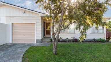 11B Waddington Drive, Naenae, Lower Hutt - Carousel 1