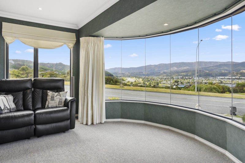 47 Kirton Drive, Riverstone Terraces, Upper Hutt - Carousel 2