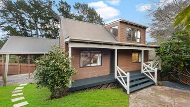 27 Claverdon Drive, Massey, Auckland - Carousel 1