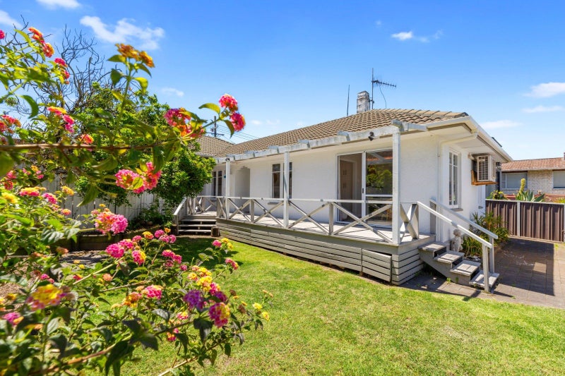 359 Maunganui Road, Mount Maunganui, Mount Maunganui - Carousel 1