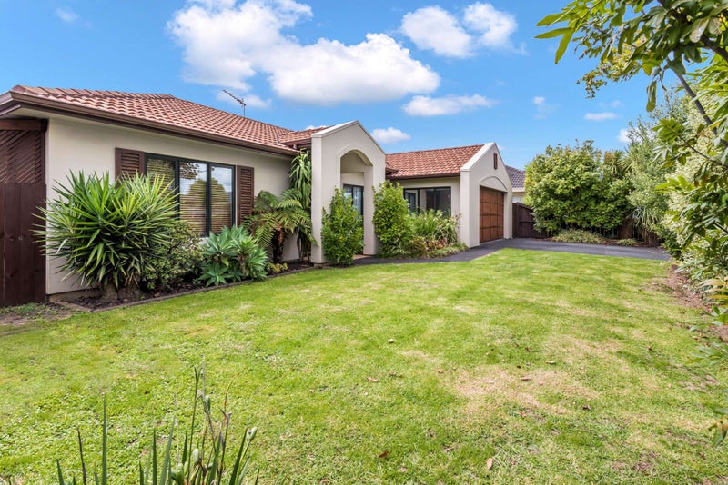 13 Caltra Place, East Tamaki, Auckland - Carousel 1