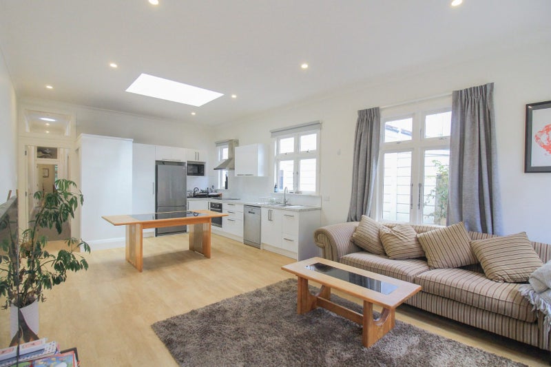35 Roy Street, Newtown, Wellington - Carousel 1