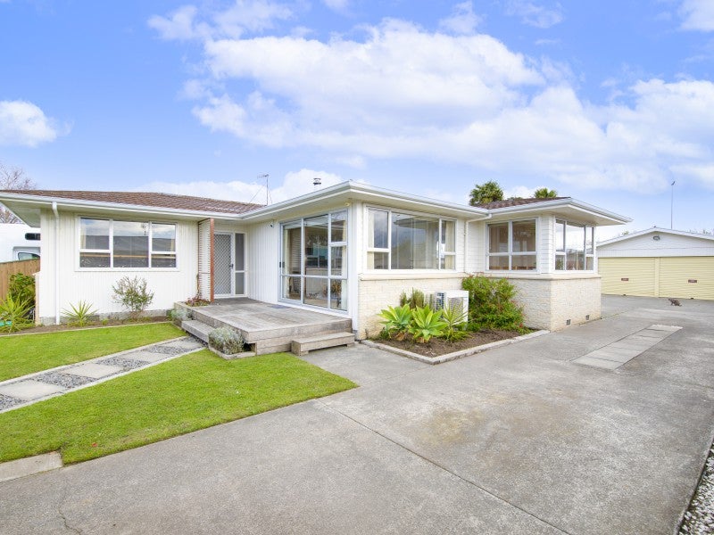 11 Rochester Street, Tamatea, Napier - Carousel 1