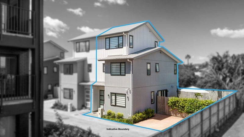 26 Eileen Newey Place, Henderson, Auckland - Carousel 1