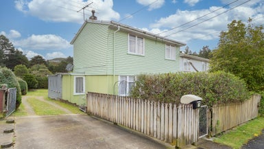 19 York Place, Cannons Creek, Porirua - Carousel 1