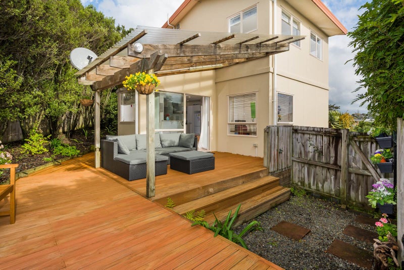 2/50 Bond Crescent, Forrest Hill, Auckland - Carousel 1