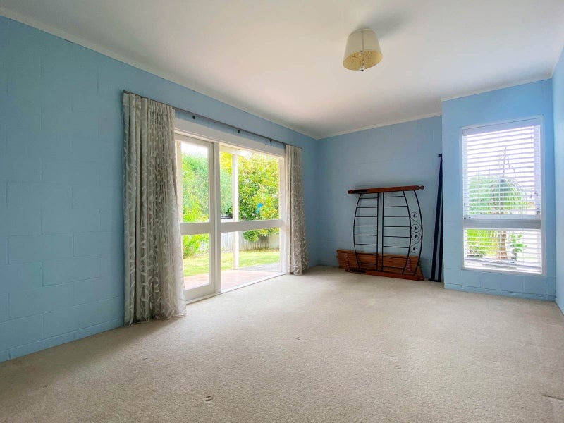 1 Scarboro Terrace, Murrays Bay, Auckland - Carousel 13