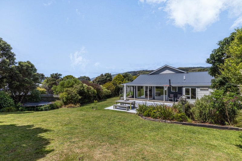 102 Rawhiti Road, Pukerua Bay, Porirua - Carousel 1
