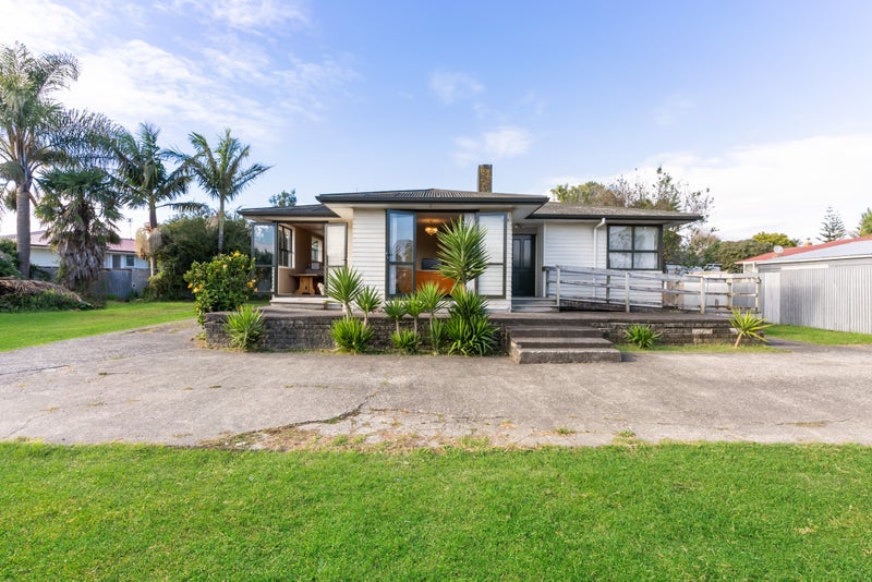 16 Friesian Drive, Mangere, Auckland - Carousel 1
