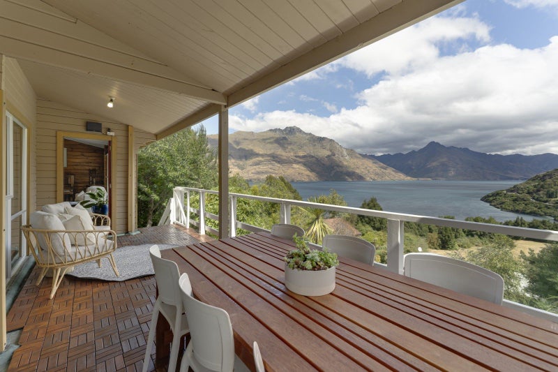 22 McKerrow Place, Sunshine Bay, Queenstown - Carousel 1