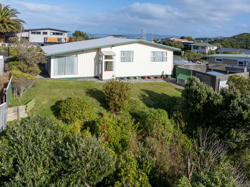 1 Lilac Lane, Maungaraki, Lower Hutt - Carousel 1