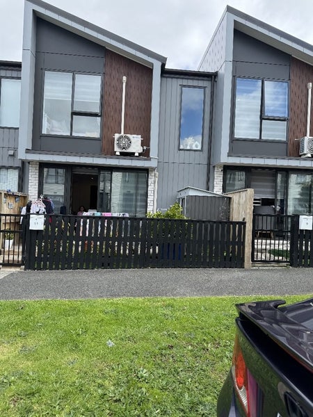 11 Mahalo Avenue, Wiri, Auckland - Carousel 1