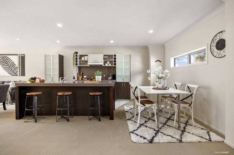 52/21 Hunters Park Drive, Three Kings, Auckland - Carousel 2