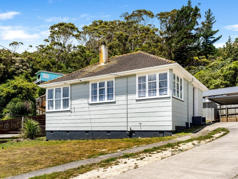 33 Cleland Crescent, Naenae, Lower Hutt - Carousel 1