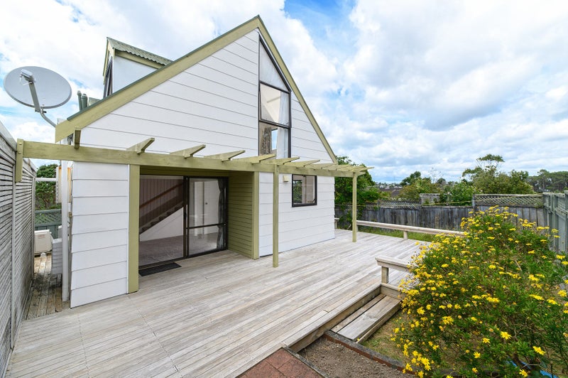 1/30 Glen Vista Place, Bayview, Auckland - Carousel 2
