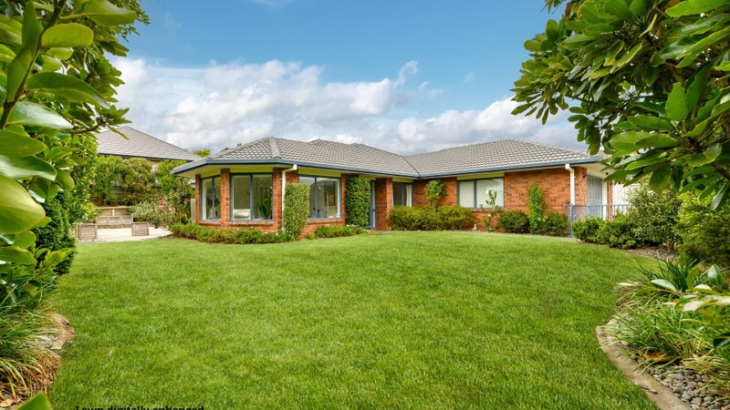 18 Athfield Drive, Bethlehem, Tauranga - Carousel 1