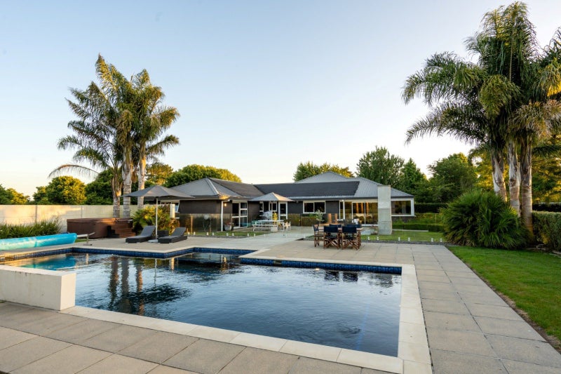 40 Woodside Road, Matangi, Hamilton - Carousel 1