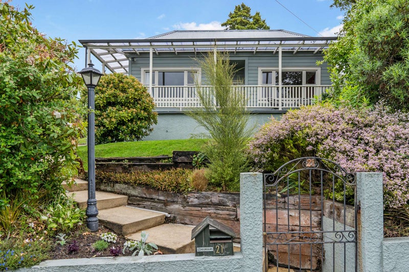 21 Glenross Street, Glenross, Dunedin - Carousel 1