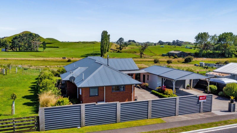 851 East Road, Toko, Stratford - Carousel 1