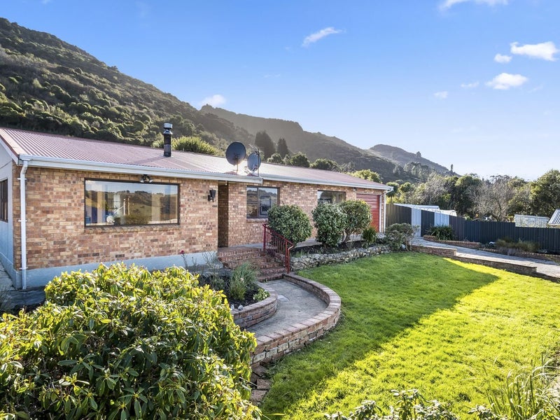 30 Taupo Street, Ravensbourne, Dunedin - Carousel 1