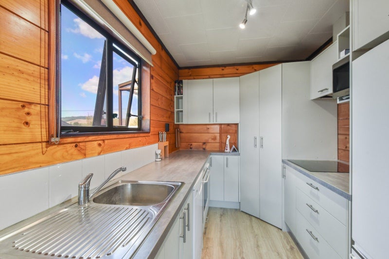 2 Bay Grove, Pukehangi, Rotorua - Carousel 2