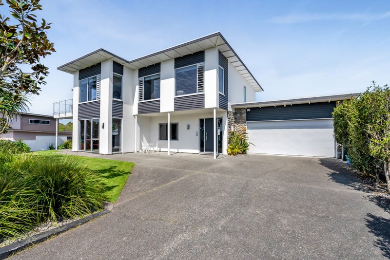 18 Parkvue Drive, Bell Block, New Plymouth - Carousel 1
