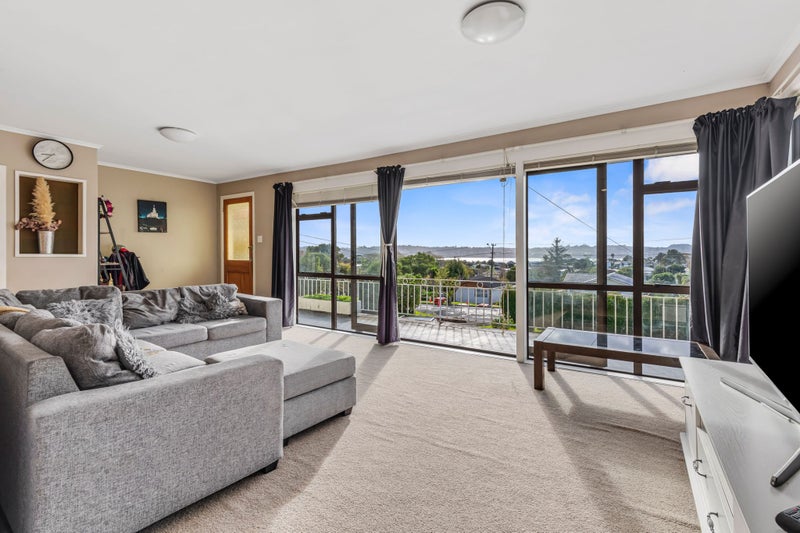81 Taylor Road, Mangere Bridge, Auckland - Carousel 2
