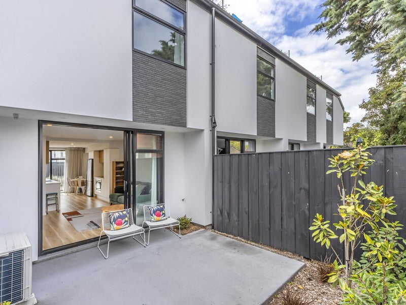 3/12 New Brighton Road, Shirley, Christchurch - Carousel 1