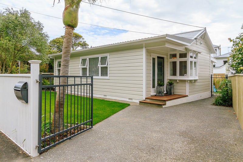 322 Muritai Road, Eastbourne, Lower Hutt - Carousel 1
