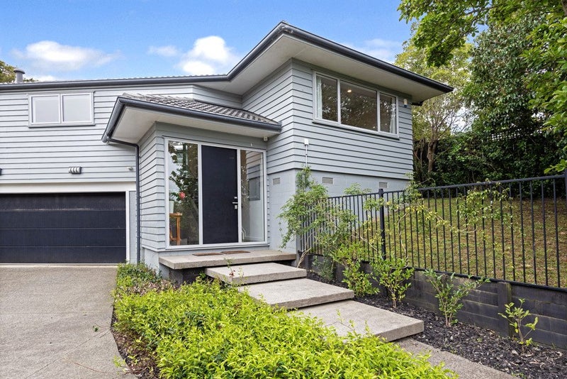 42A Glenfern Road, Mellons Bay, Auckland - Carousel 1