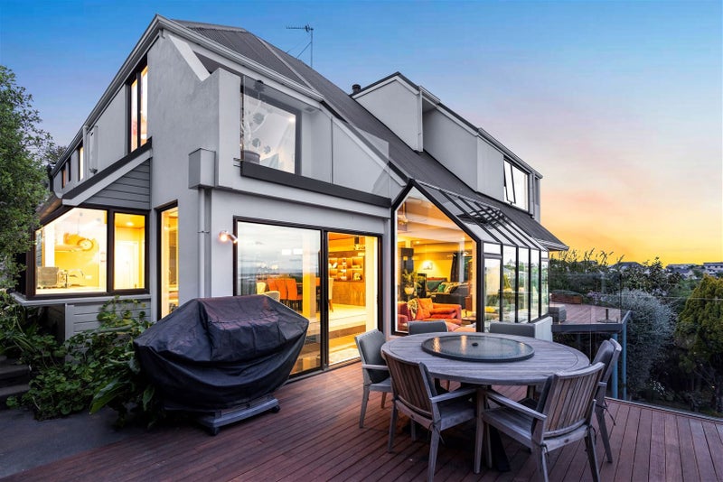 4 Petworth Place, Westmorland, Christchurch - Carousel 2